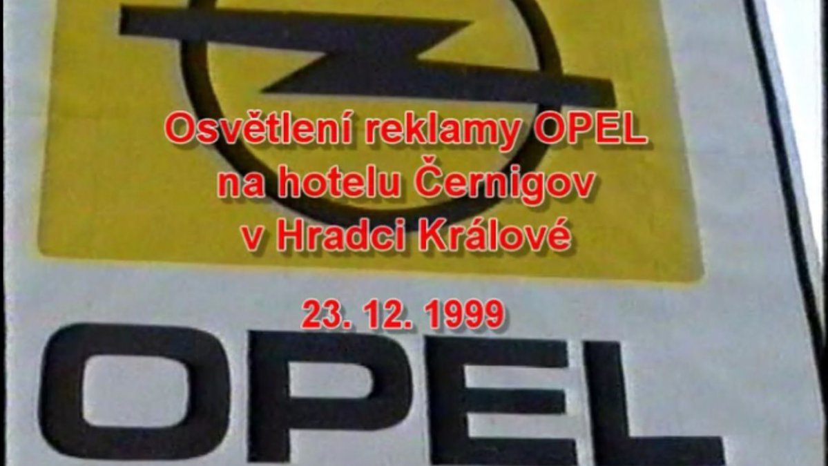 Montáž osvětlení reklamy Opel z roku 1999